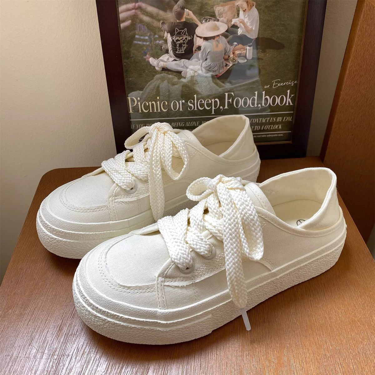トレンディな韓国製キャンバススニーカー キャラメル 秋冬コレ - Women'S Shoes Trendy のレビューと価格