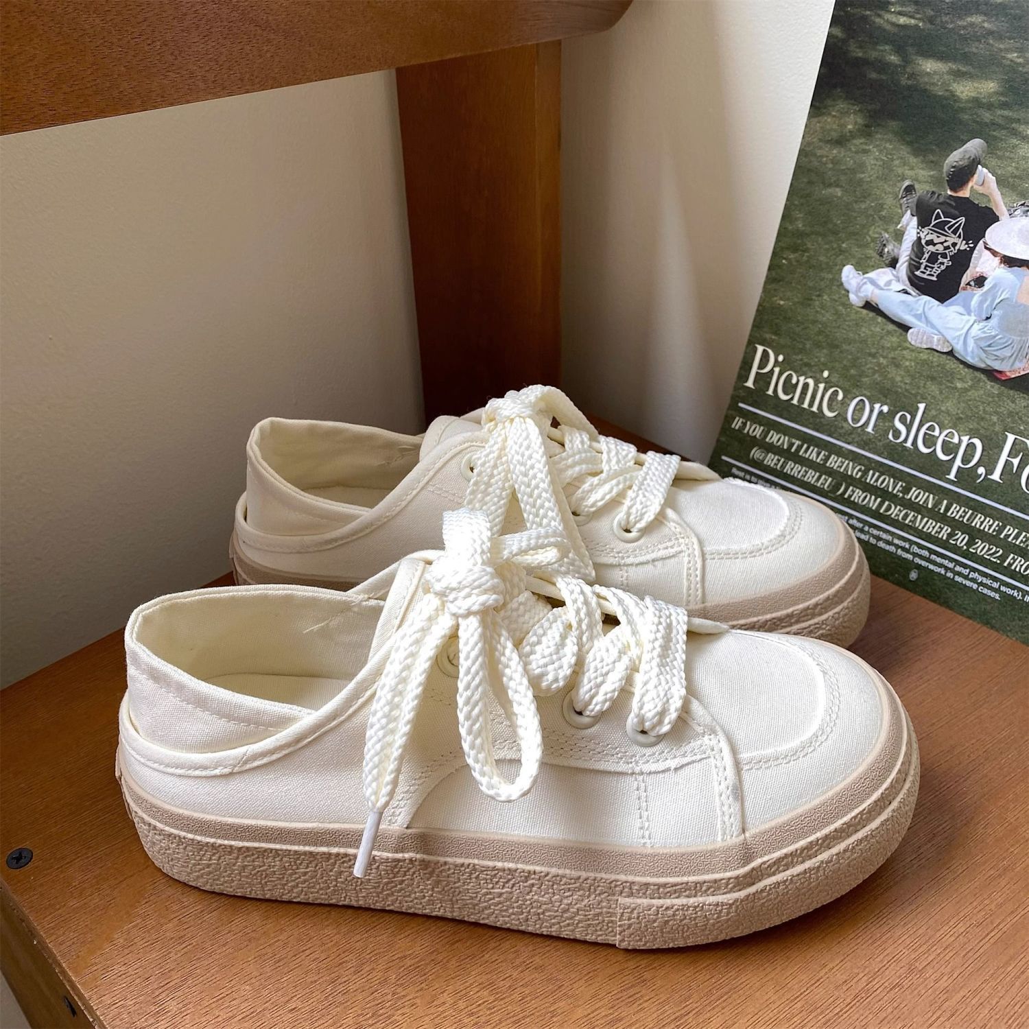 トレンディな韓国製キャンバススニーカー キャラメル 秋冬コレ - Women'S Shoes Trendy のレビューと価格