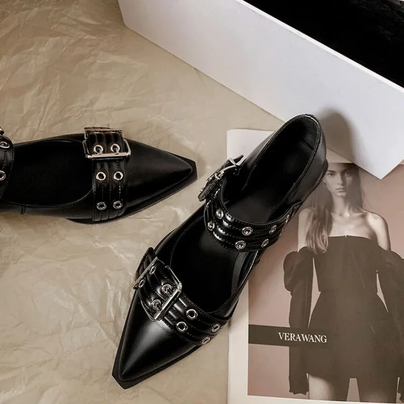 女性の靴デザイナーの高級ローヒールパンプスバックルファッショ - Square Toe Mule のレビューと価格