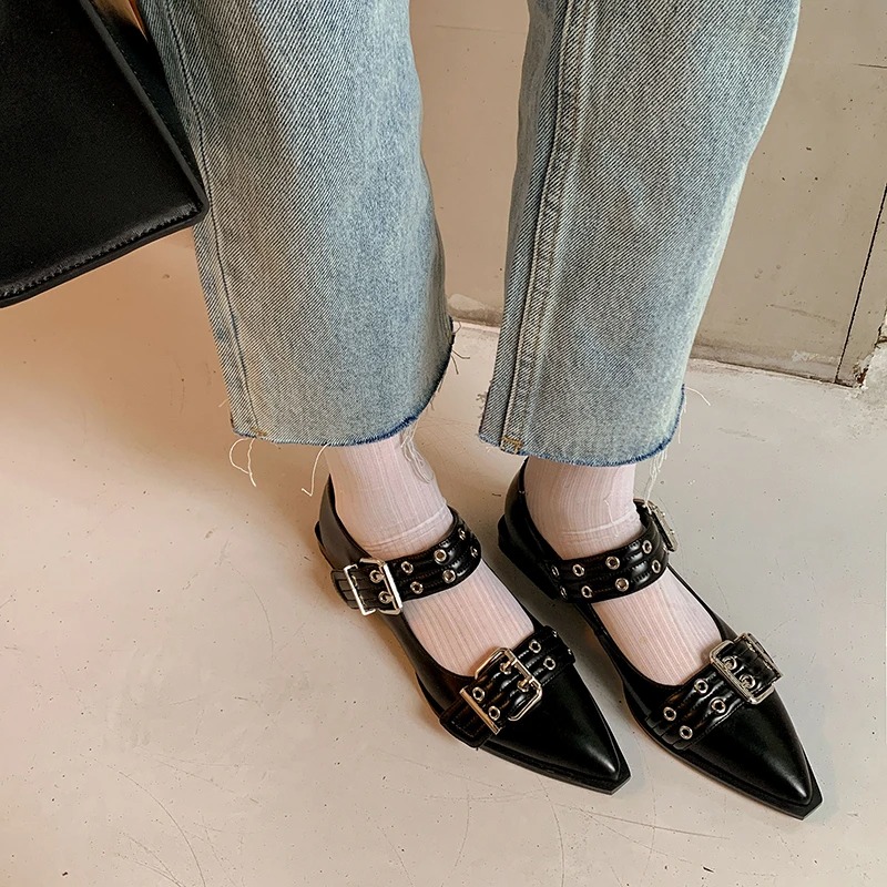 女性の靴デザイナーの高級ローヒールパンプスバックルファッショ - Square Toe Mule のレビューと価格